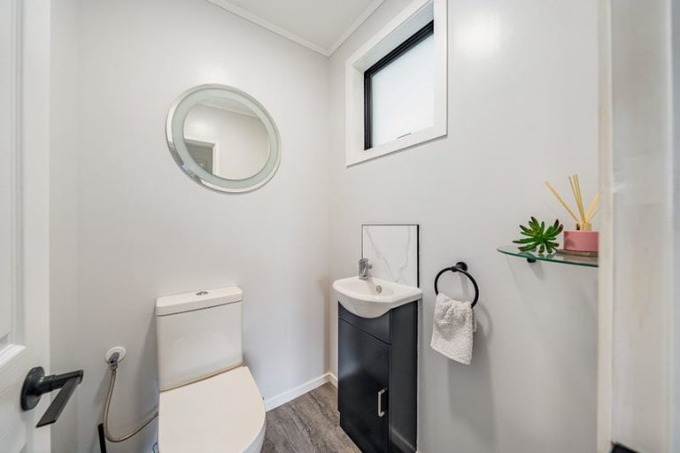 Photo of property in 1712 State Highway 2, Kaitoke, Upper Hutt, 5018