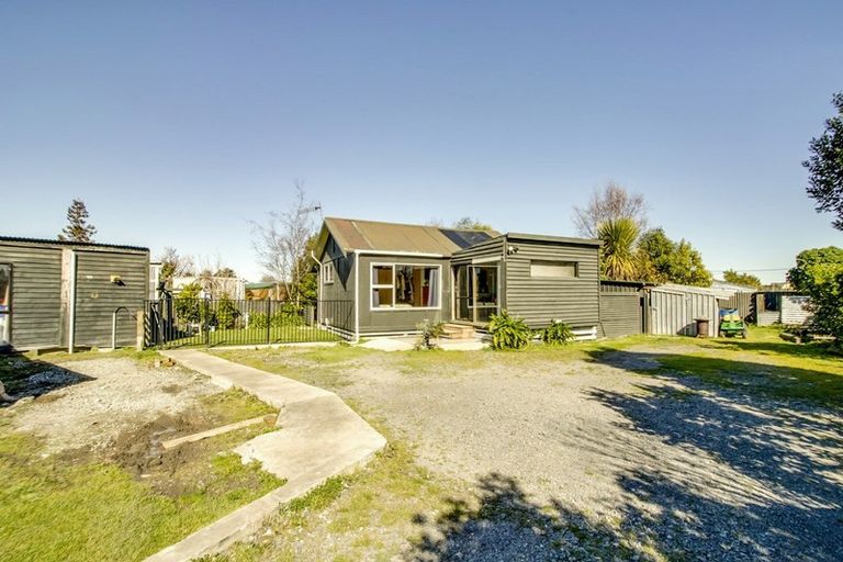 Photo of property in 28 Ngahina Street, Marton, 4710