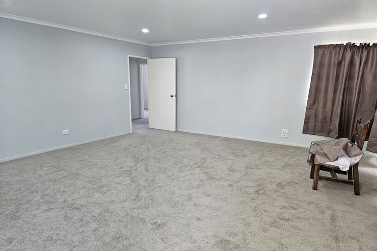 Photo of property in 70a Manuroa Road, Takanini, 2112