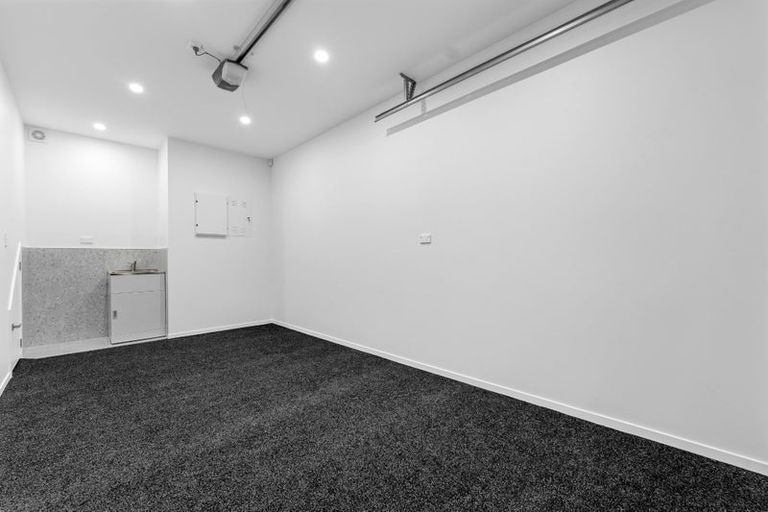 Photo of property in 2/97 Great South Road, Manurewa, Auckland, 2102