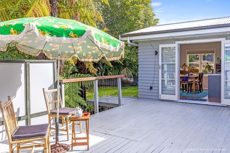 Photo of property in 2 Alberta Street, Acacia Bay, Taupo, 3330