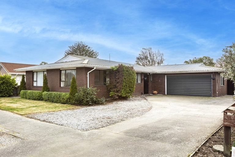 Photo of property in 29 Dinton Street, Russley, Christchurch, 8042
