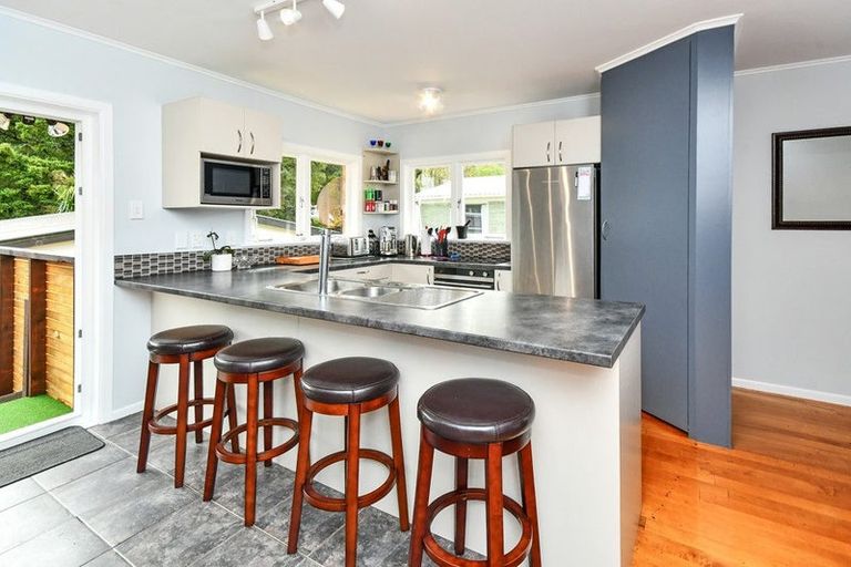 Photo of property in 18 Walpole Avenue, Hillpark, Auckland, 2102
