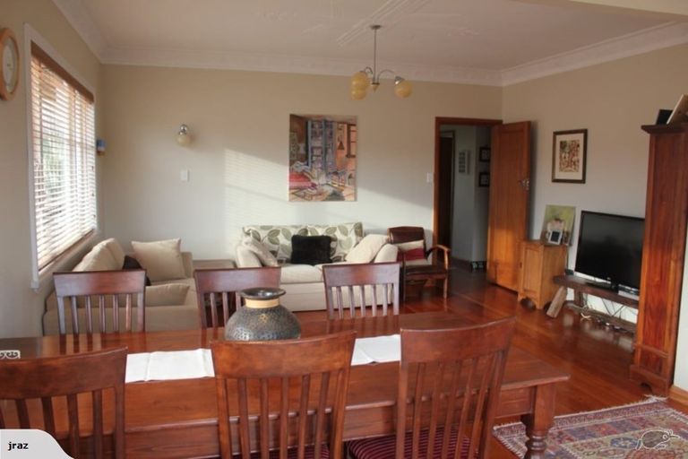 Photo of property in 9 Woburn Road, Northland, Wellington, 6012