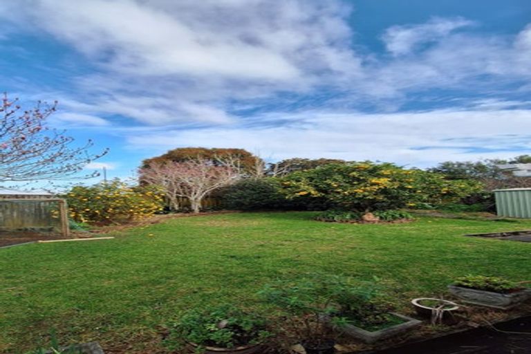 Photo of property in 35 Fratley Avenue, Farm Cove, Auckland, 2012