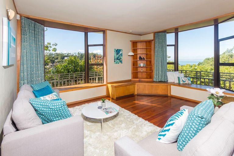 Photo of property in 10 Mceldowney Road, Titirangi, Auckland, 0604