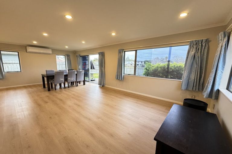 Photo of property in 37 Clover Drive, Henderson, Auckland, 0610