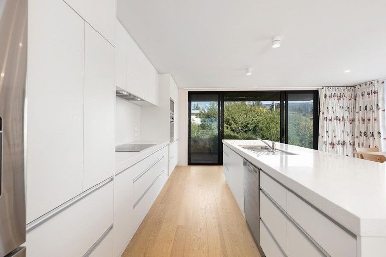 Photo of property in 46b Dungarvon Street, Wanaka, 9305