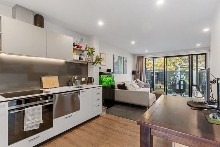 Photo of property in 9/30 Frederick Street, Waltham, Christchurch, 8011