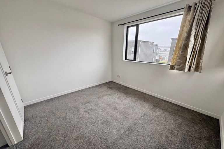 Photo of property in 32 Parahau Road, Papakura, 2110