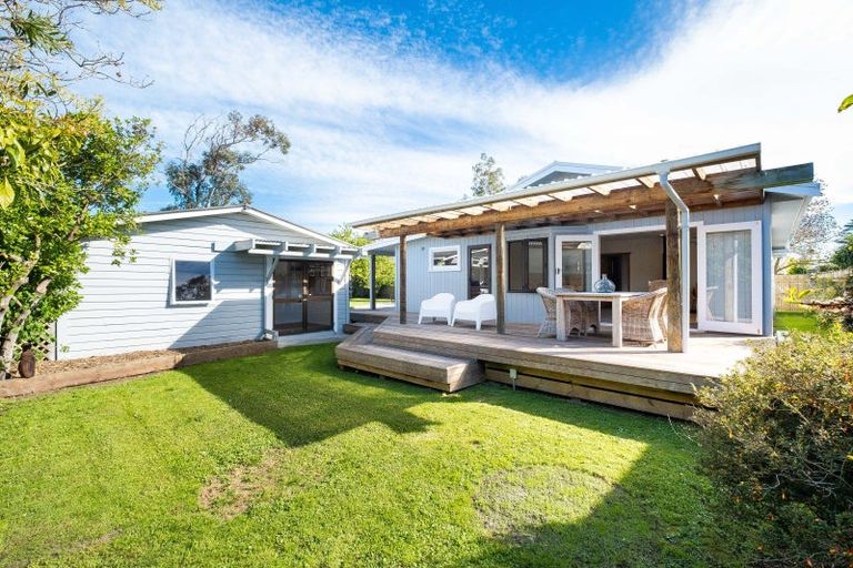 Photo of property in 2 Gow Avenue, Haumoana, 4102