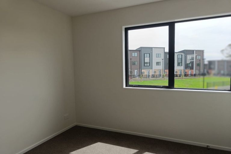 Photo of property in 37 Jabuka Street, Glen Eden, Auckland, 0602