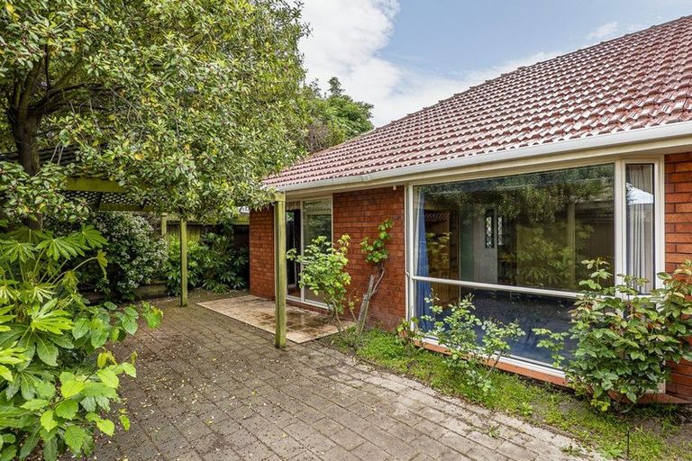 Photo of property in 116 Yaldhurst Road, Sockburn, Christchurch, 8042