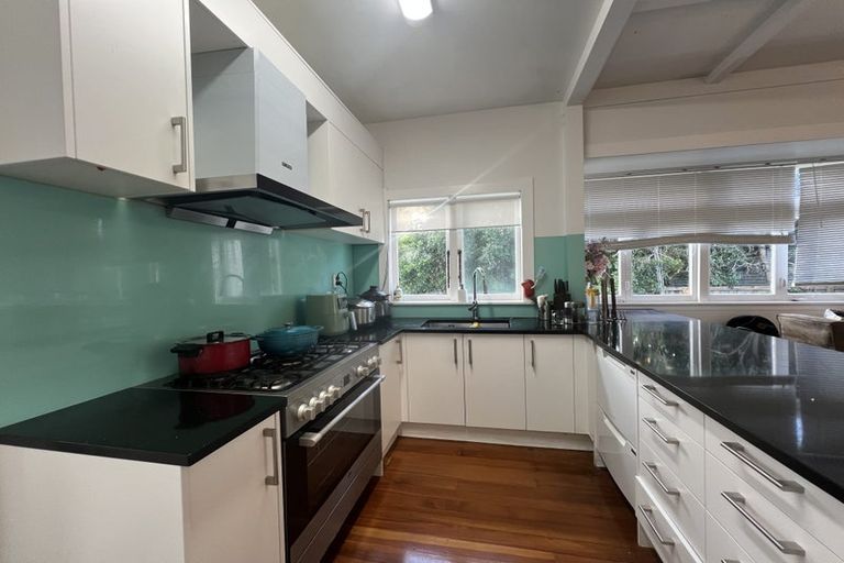 Photo of property in 30 Niccol Avenue, Narrow Neck, Auckland, 0624