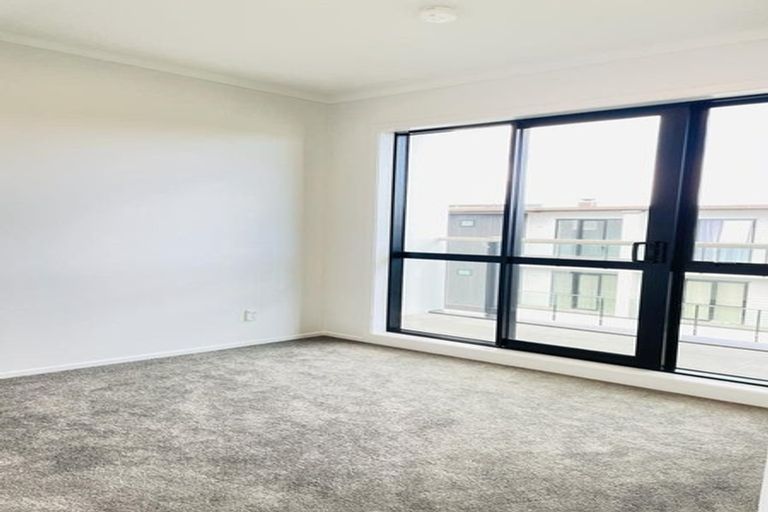 Photo of property in 18/11 Carlos Drive, Flat Bush, Auckland, 2016