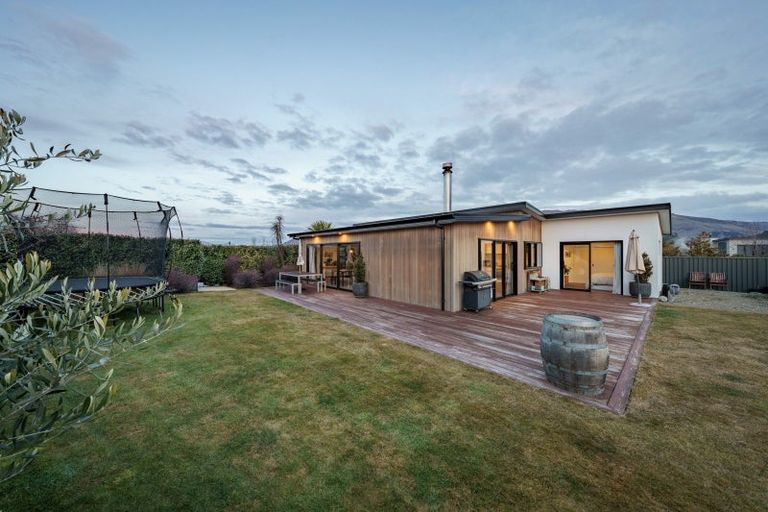 Photo of property in 5 Hollywood Rise, Wanaka, 9305