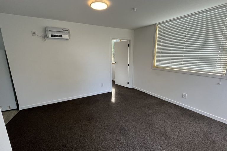 Photo of property in 17/125u Queens Drive, Lyall Bay, Wellington, 6022