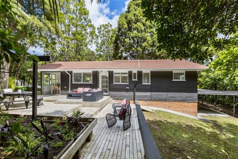 Photo of property in 18 Ngaio Road, Titirangi, Auckland, 0604
