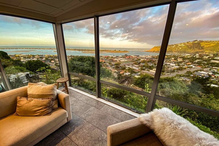 Photo of property in 22a Glendevere Terrace, Redcliffs, Christchurch, 8081