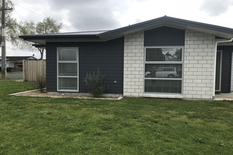 Photo of property in 30u2 Heath Street, Saint Andrews, Hamilton, 3200