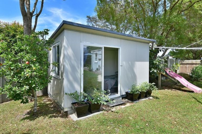 Photo of property in 114 Awaroa Road, Helensville, 0800