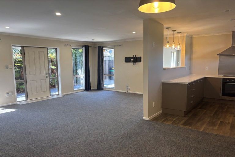Photo of property in 10 Netley Place, Aranui, Christchurch, 8061