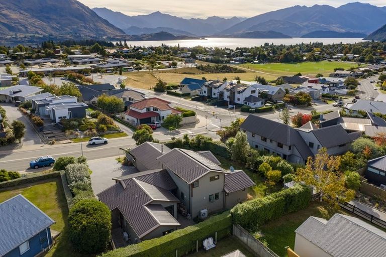 Photo of property in 79 Kings Drive, Wanaka, 9305