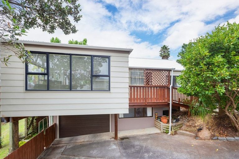 Photo of property in 6 Rautawhiri Road, Helensville, 0800