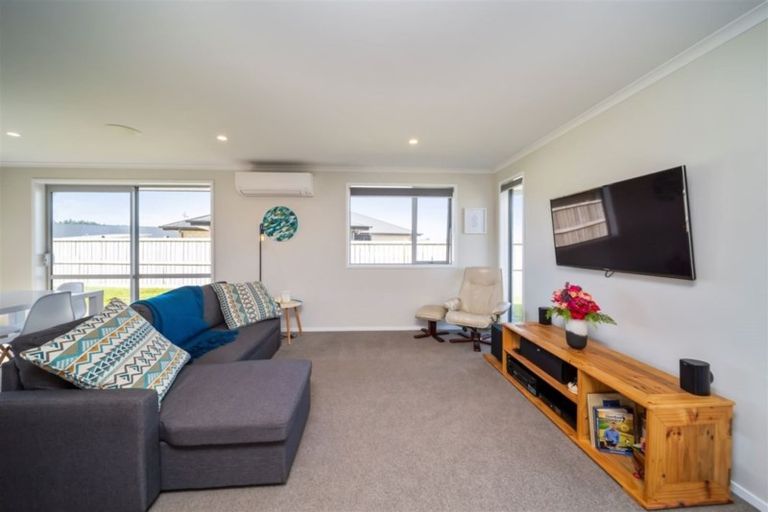 Photo of property in 14 Mercade Close, Stratford, 4332