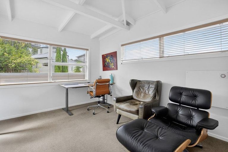 Photo of property in 12 Garmons Way, Castor Bay, Auckland, 0620