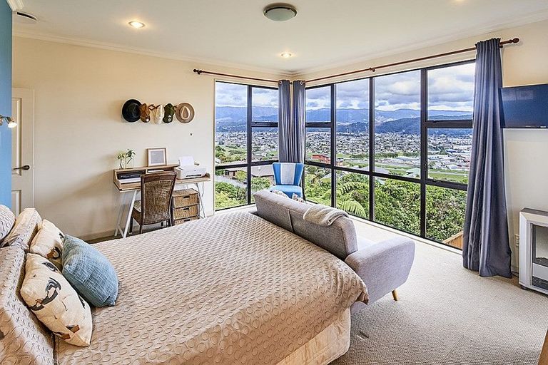 Photo of property in 15 Swain Grove, Riverstone Terraces, Upper Hutt, 5018