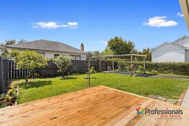 Photo of property in 2/13 John Street, Mangere East, Auckland, 2024