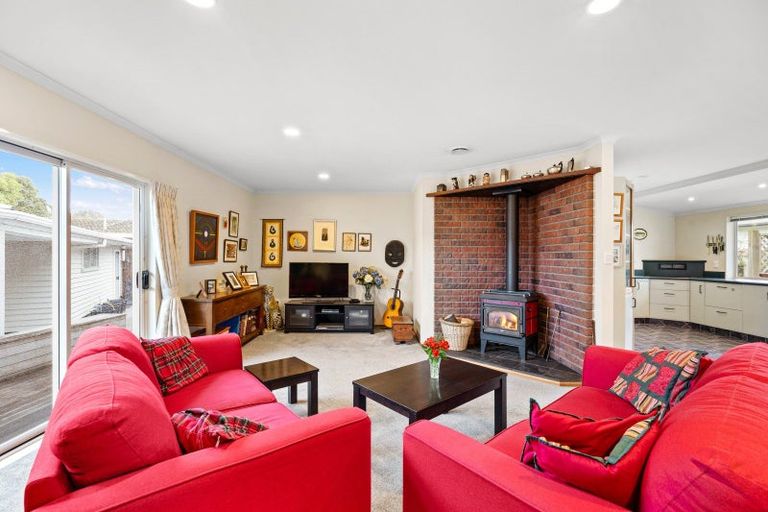 Photo of property in 11 Willow Drive, Taradale, Napier, 4112