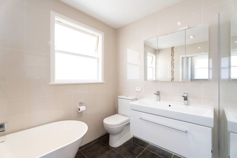 Photo of property in 97a Glanmire Road, Newlands, Wellington, 6037