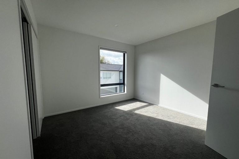 Photo of property in 21 Divich Avenue, Te Atatu South, Auckland, 0610