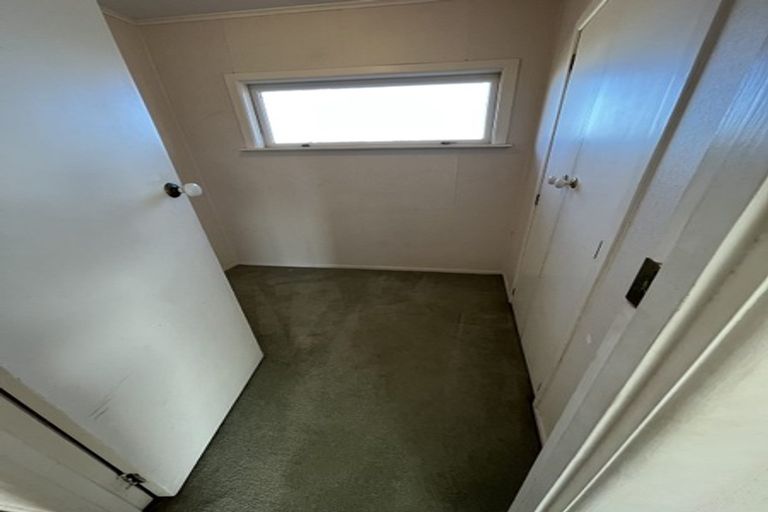 Photo of property in 17a Gulf Crest, Bucklands Beach, Auckland, 2012