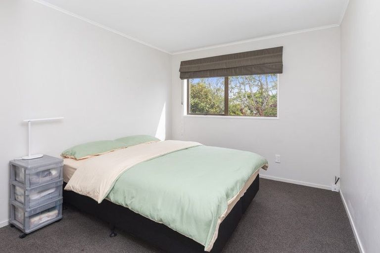 Photo of property in 2/76 Hinau Street, Riccarton, Christchurch, 8041