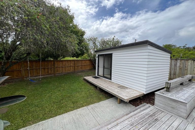 Photo of property in 40 Trinidad Road, Sunnynook, Auckland, 0620