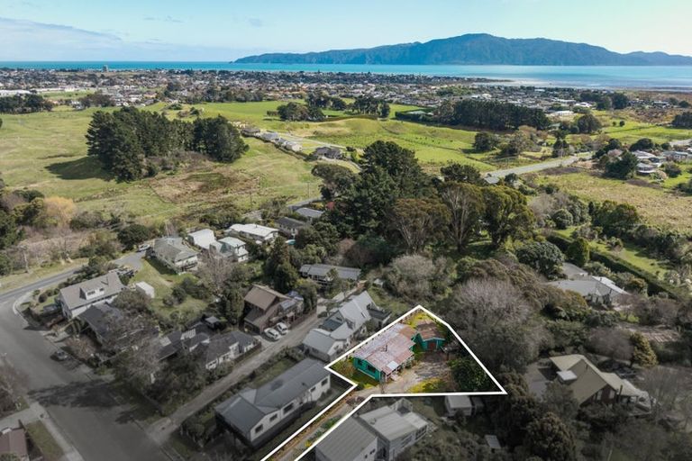 Photo of property in 15 Pitoitoi Street, Otaihanga, Paraparaumu, 5036