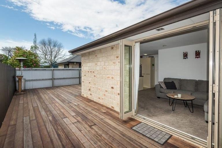 Photo of property in 65 Cleveland Street, Edgeware, Christchurch, 8013