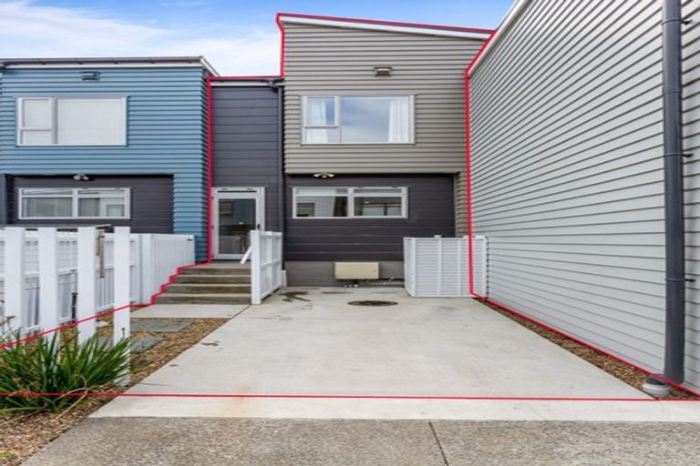 Photo of property in 21 Rangihina Road, Hobsonville, Auckland, 0616