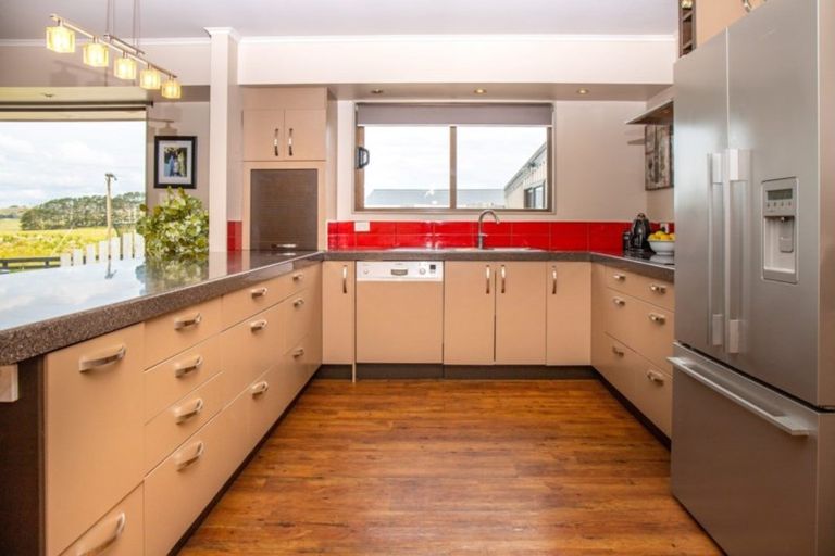 Photo of property in 413a Baylys Coast Road, Dargaville, 0377