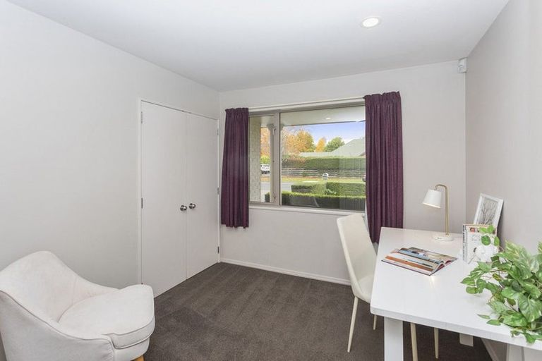 Photo of property in 37 Hussey Road, Harewood, Christchurch, 8051