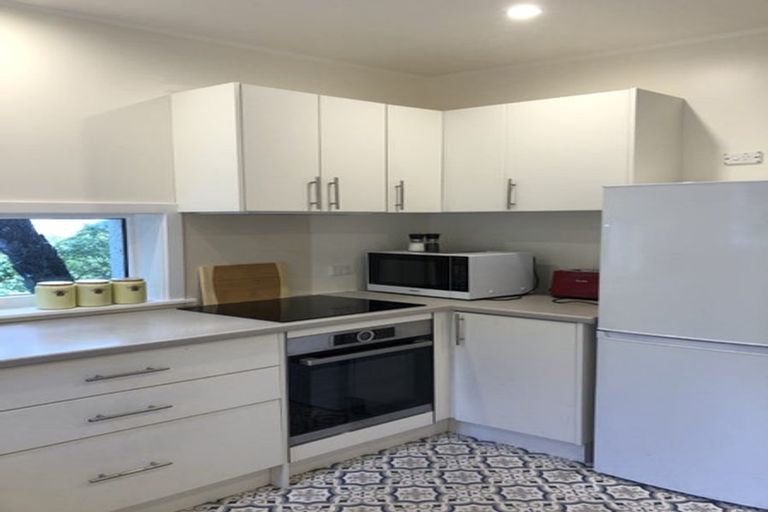 Photo of property in 36 Pembroke Road, Northland, Wellington, 6012