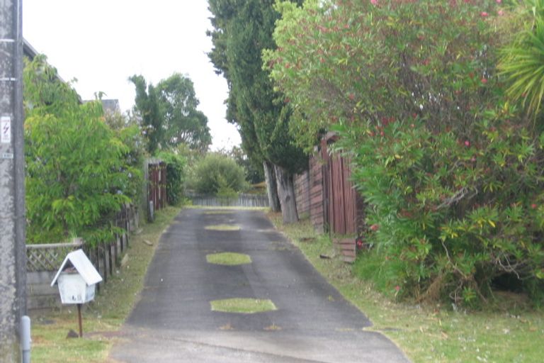 Photo of property in 69 Hogans Road, Glenfield, Auckland, 0629
