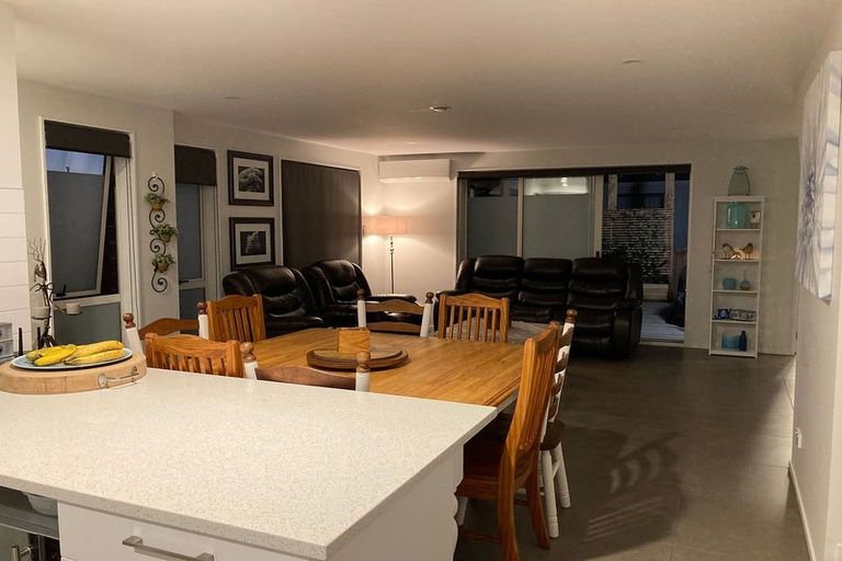 Photo of property in 7c Yeoman Place, Howick, Auckland, 2014