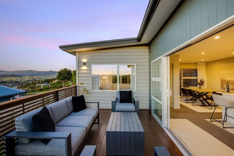 Photo of property in 48 Endeavour Drive, Whitby, Porirua, 5024