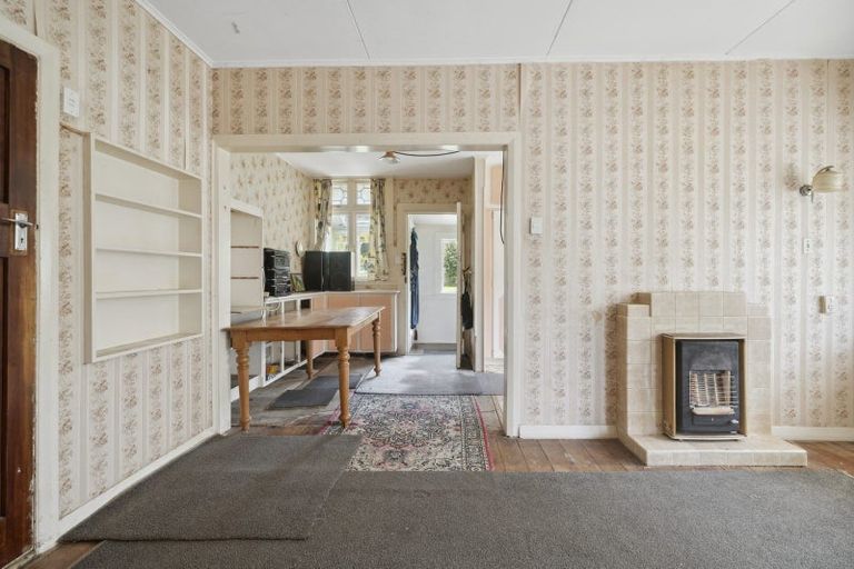 Photo of property in 2 Eden Street, Island Bay, Wellington, 6023