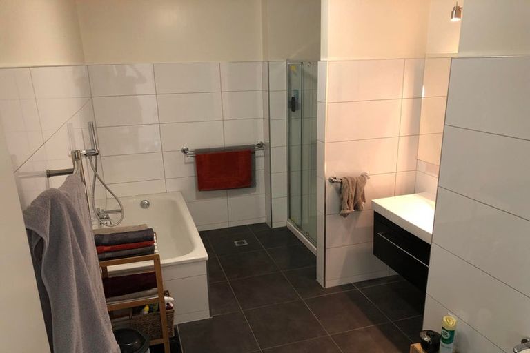 Photo of property in 25u5 Home Street, Mount Victoria, Wellington, 6011