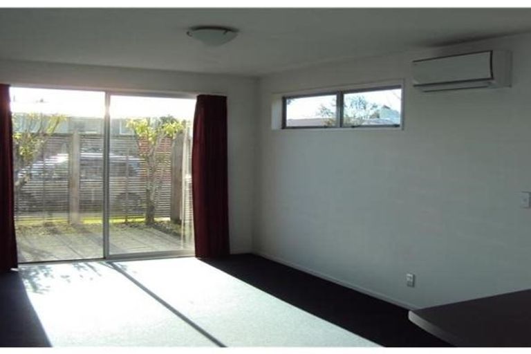 Photo of property in 49 Lyndon Street, Riccarton, Christchurch, 8041